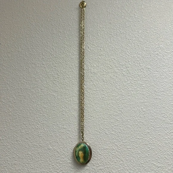 Vintage Cameo Pendant Necklace Bundle - Picture 2 of 11